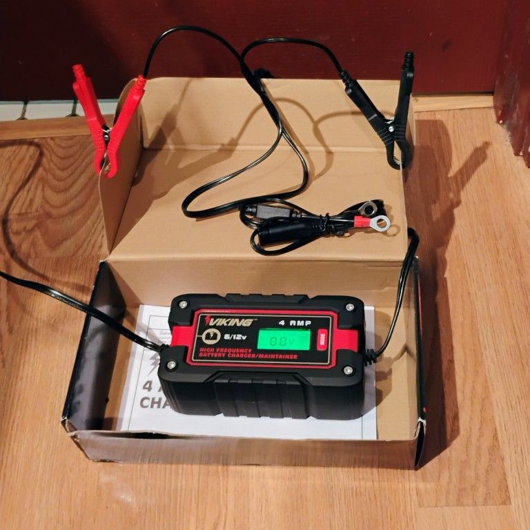 Viking 4 Amp Fully Automatic Microprocessor Controlled Battery Charger/Maintainer