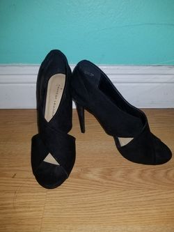 Black Chinese Laundry High Heel Shoes..size 10 womens..Like new!