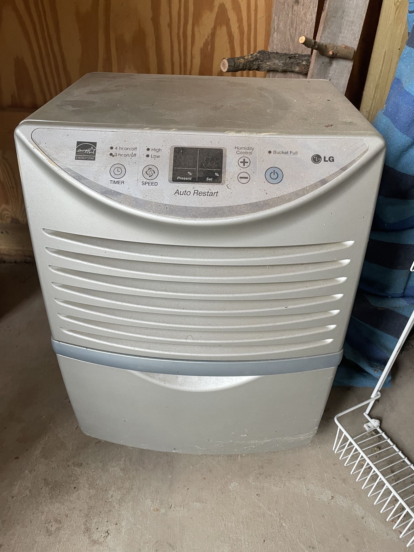 Dehumidifier 