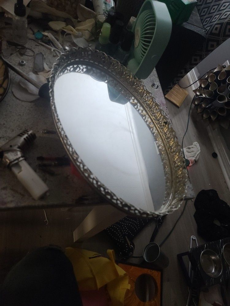 Vanity Lipstick Trey