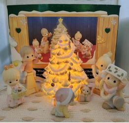 Precious Moments “Wishing You An Old Fashioned Christmas “