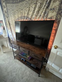 43” Entryway table.. Table for tv.