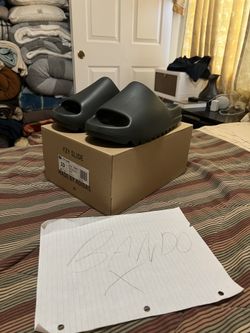 Yeezy Slide Dark Onyx 