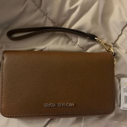 Brand New With Tag Michael Kors Wallet And Wristlet Via 