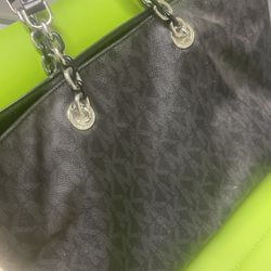 Michael Kors Bag Like New Conditions Price Is Firm 
