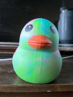 Jumbo duck squeeezy