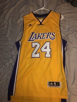 Kobe Bryant jersey size Large