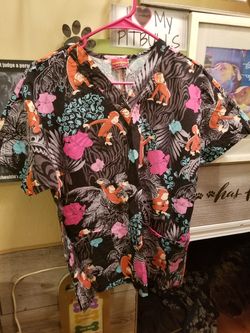 SCRUB TOPS MEDIUM * SERIOUS INQUIRIES ONLY