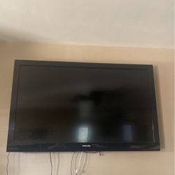 70in TOSHIBA TV 