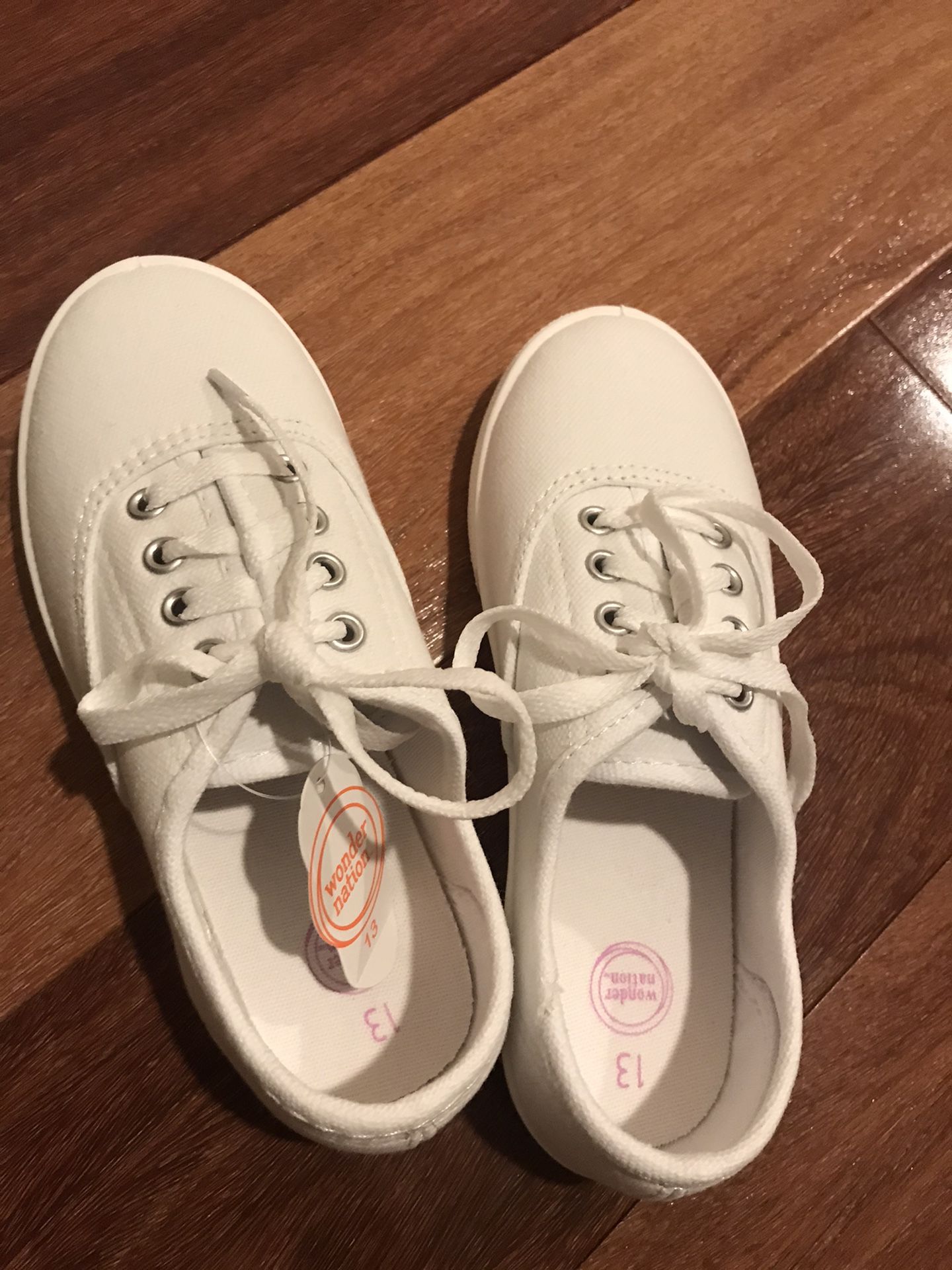 White canvas shoes for girls