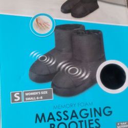 MEMORY FOAM  MASSAGING  BOOTIES  VIBRATION  WOMAN'S SIZE SMALL 6-8