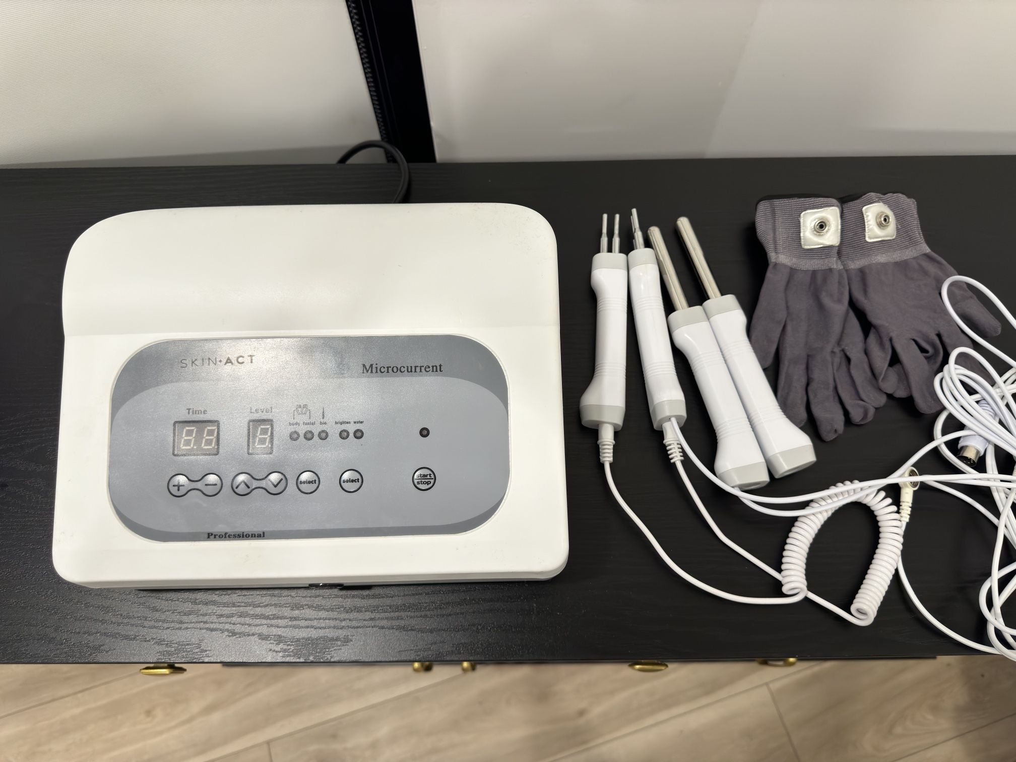 Microcurrent Facial Machine