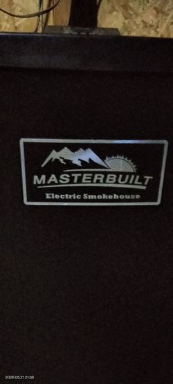 Master built electric smoke house 🏡