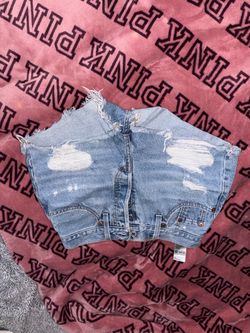 Levis women’s Jean shorts size 26