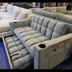 New Gray Velvet Sleeper Sofa with USB! Includes Free Delivery 🚚!