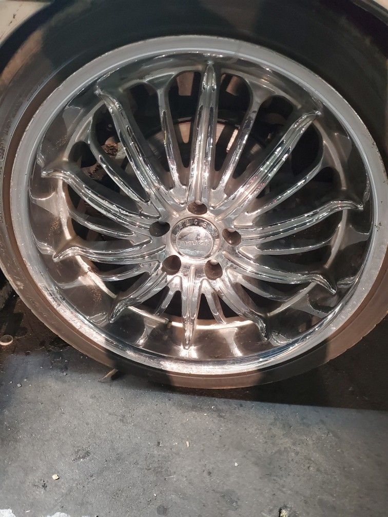 Akuza Belle AKA 761 20" Rims