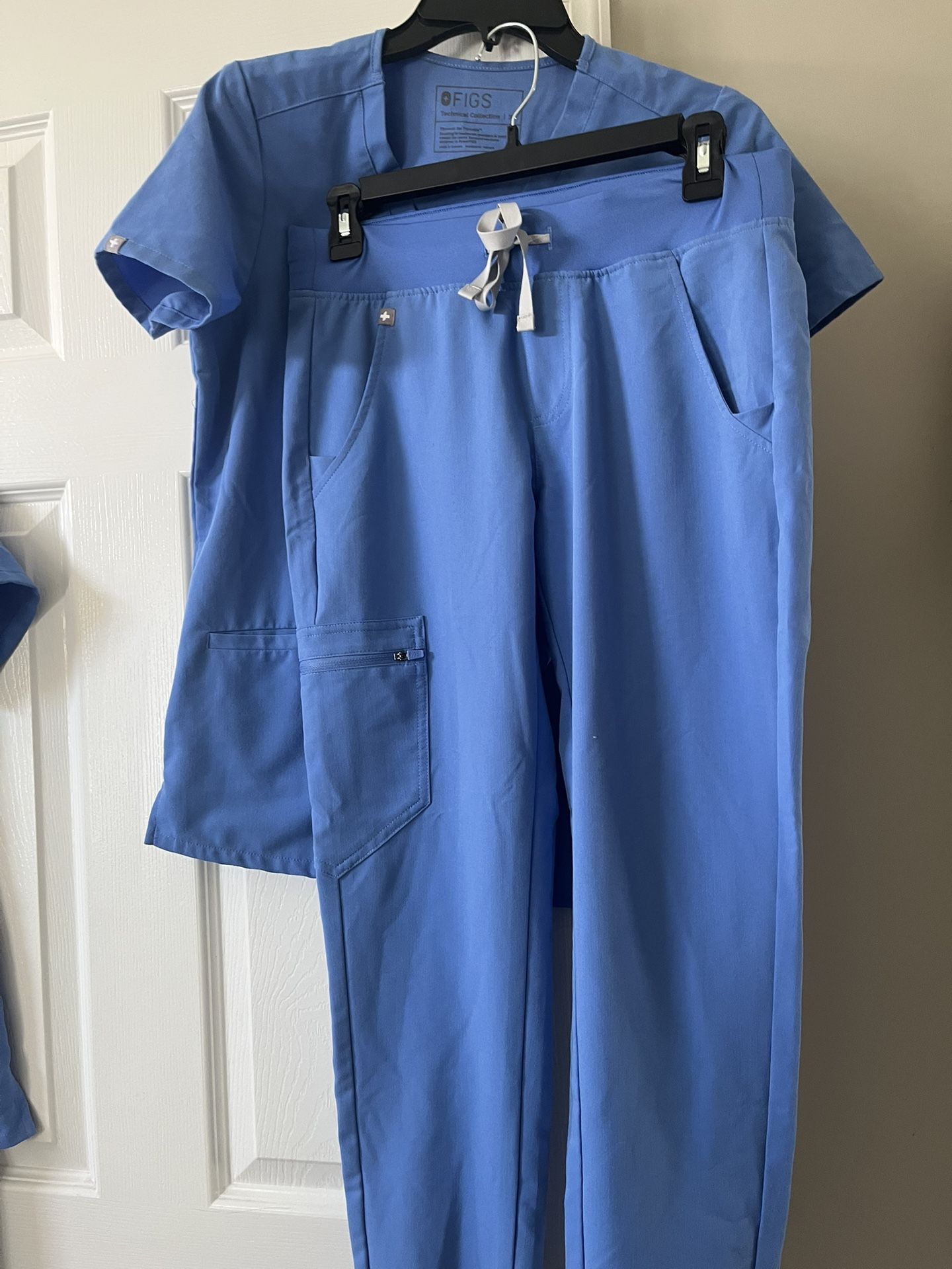 2 Scrubs Like New For Sale Each Price 35$ Size Xs