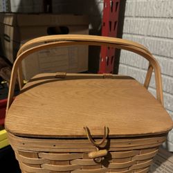 Longaberger Larger Picnic Basket