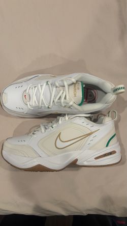 NIKE AIR MONARCH 9.5