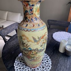 Vintage Porcelain Chinese Vase
