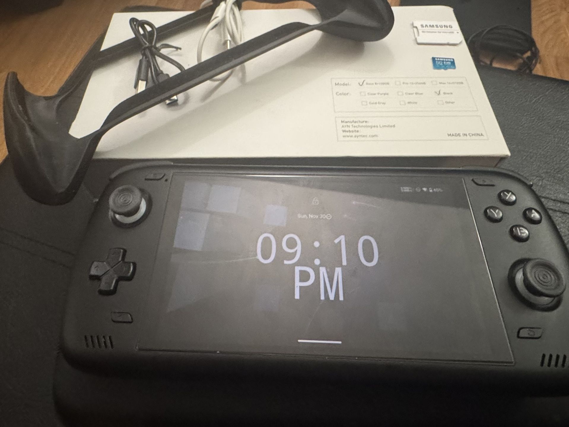 Ayn Odin 2 Base Model W/ 512gb Micro SD And Controller Grip