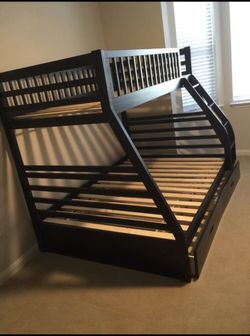 TWIN/FULL WOODEN BUNKBED WITH DRAWERS NEW