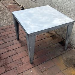 base galvanizada para valentín de agua 