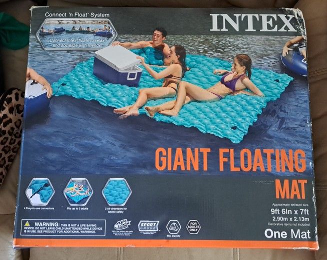 Brand New Intex Giant Floating Mat 9.5x7