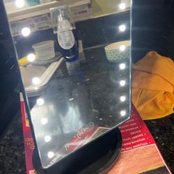 Mirror/Lights Conair