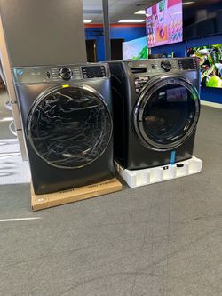 GE Front Load Washer and Gas Dryer!!