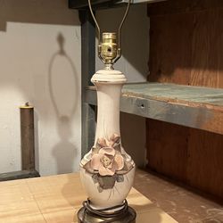 Antique Working Flower Porcelain Lamp.