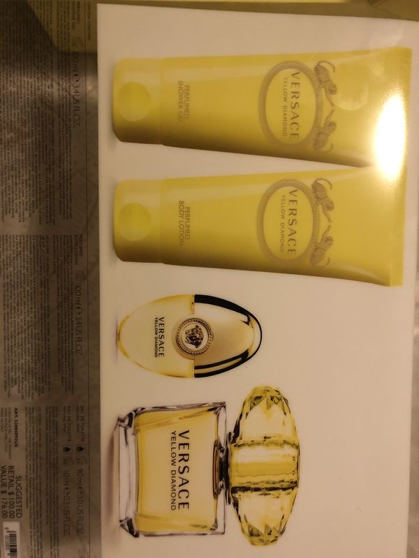 Versace yellow Diamond giftset for Sale in Portland, OR - OfferUp