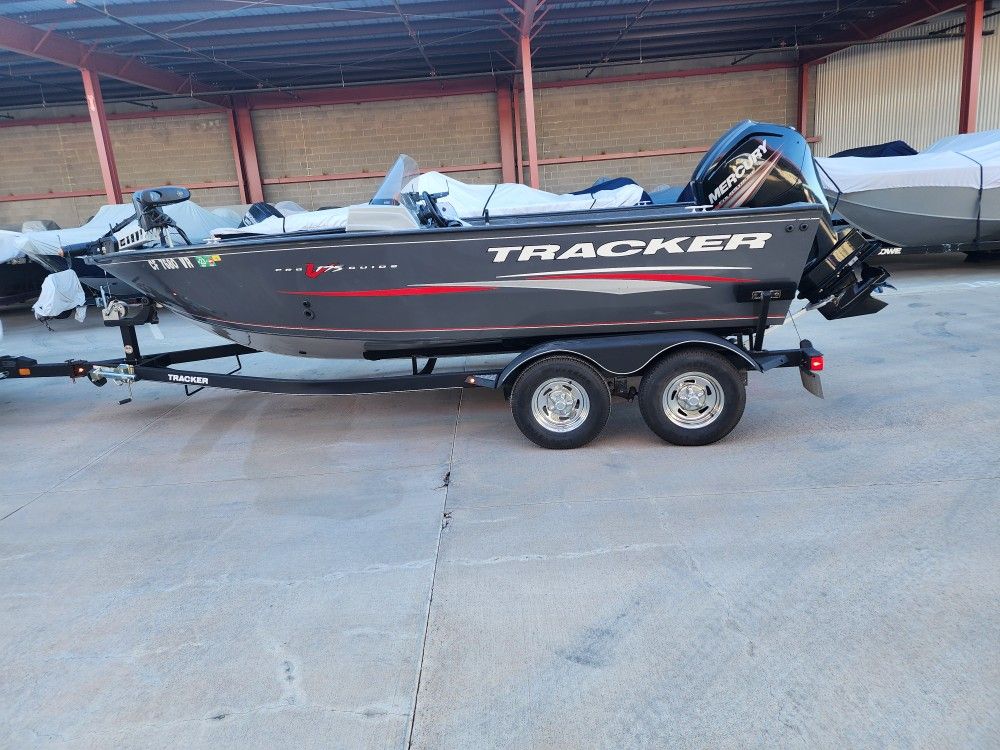 2017 Tracker Pro Guide SC 175.deep V