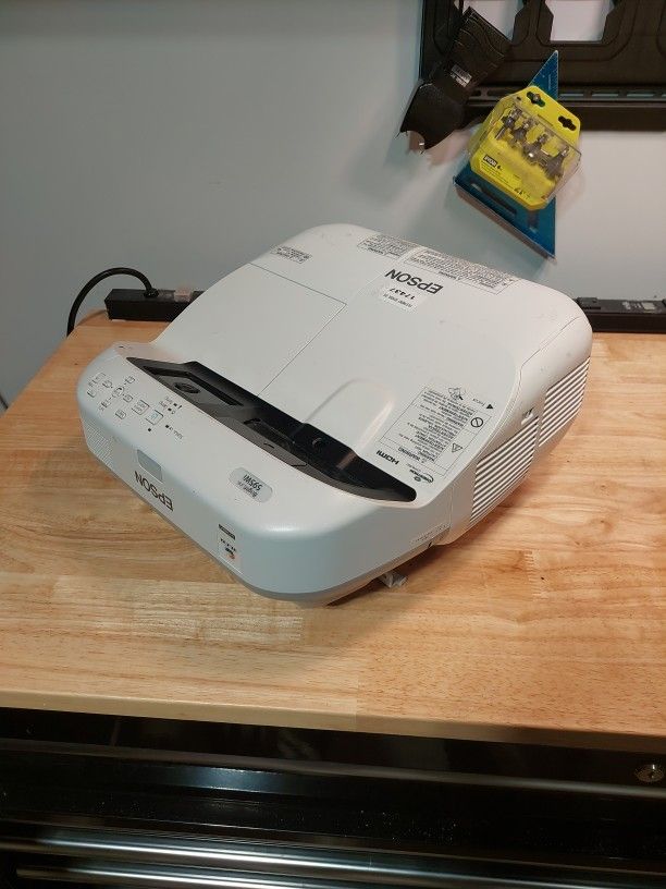 Epson BrightLink 595Wi LCD Projector Short Throw 3300 Lumens HDMI Tested