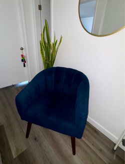 Blue velvet MCM accent chair