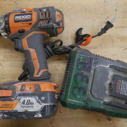 RIDGID KIT ( DRILL R86008 PLUS BATTERY PLUS CHARGER ) PRE OWNED 864455-1