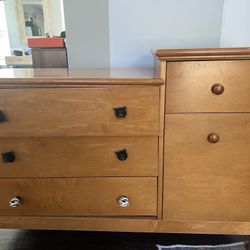 Dresser - Very Solid