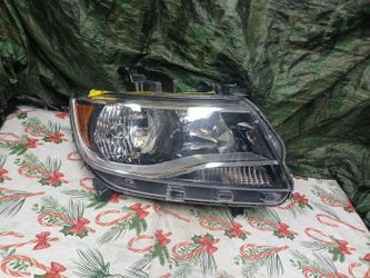 2015-20 Chevy Colorado Right Headlight