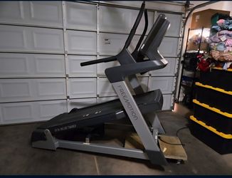 Commercial gym treadmill FIRM ON PRICE