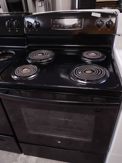 Black GE regular coils stove with warranty Delivery Available fee depends on address 🛣️🏠🛻