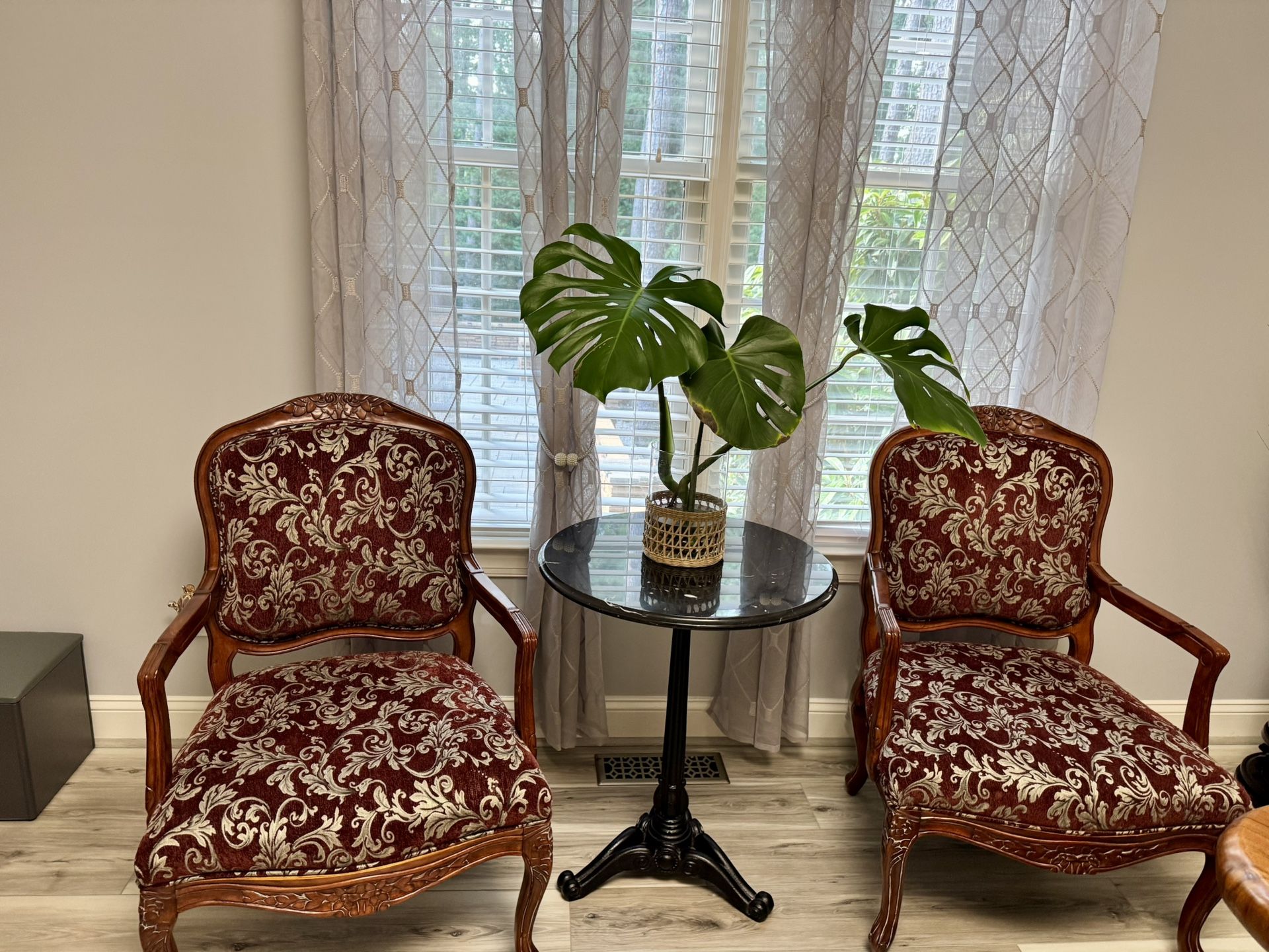 Used Like New 3 Pieces Table And Chairs Set. Just Like How They Showed On Pictures