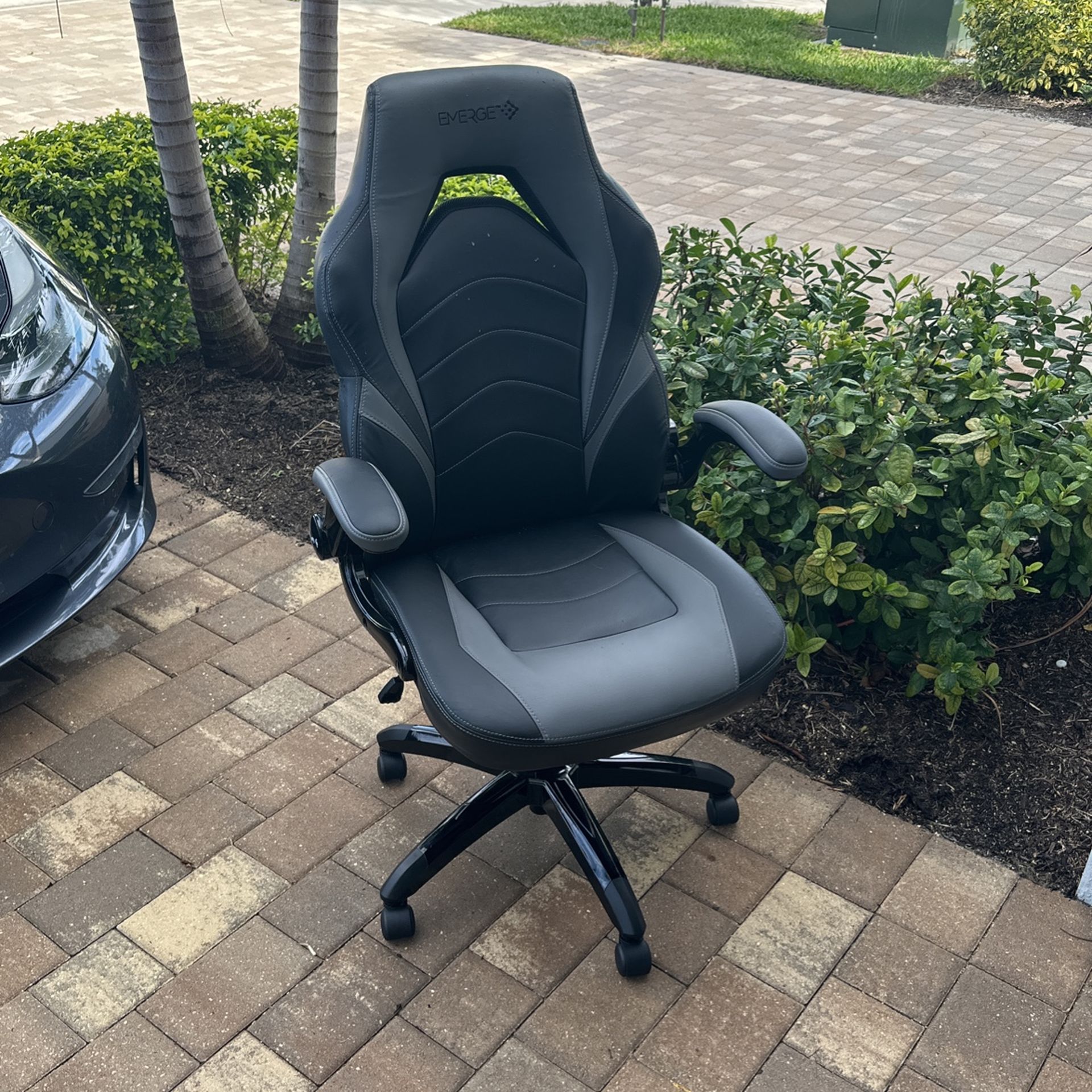 Staples Emerge Vortex Bonded Leather Gaming Chair, Black and Gray