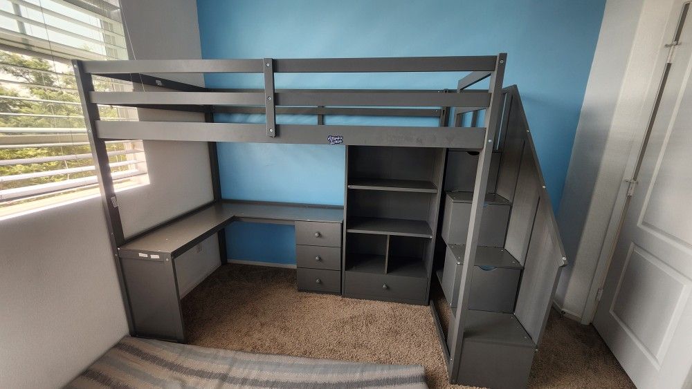 Loft Bed w/ Desk & Storage – Great Condition