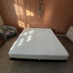 King size, Tuft and Needle original hybrid mattress