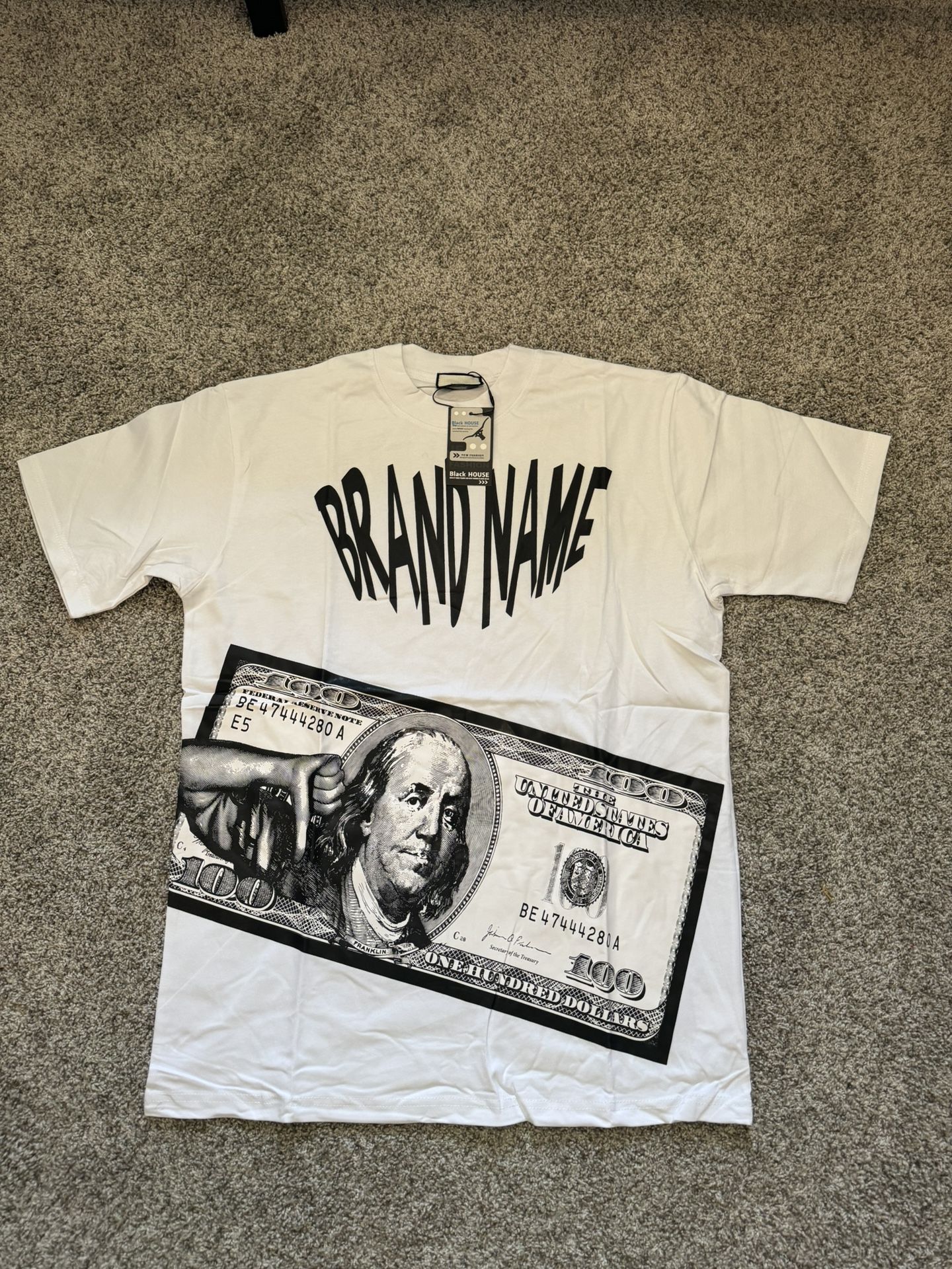 Graphic No Name T-shirt