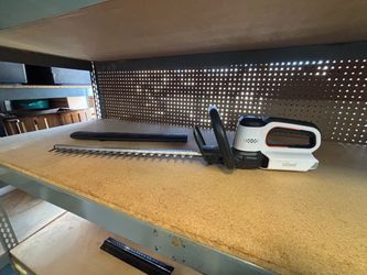 New Cordless 22” Hedge Trimmer with Battery