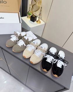 Alo shoes sunny