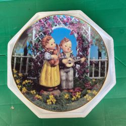 VINTAGE HUMMEL PLATE 