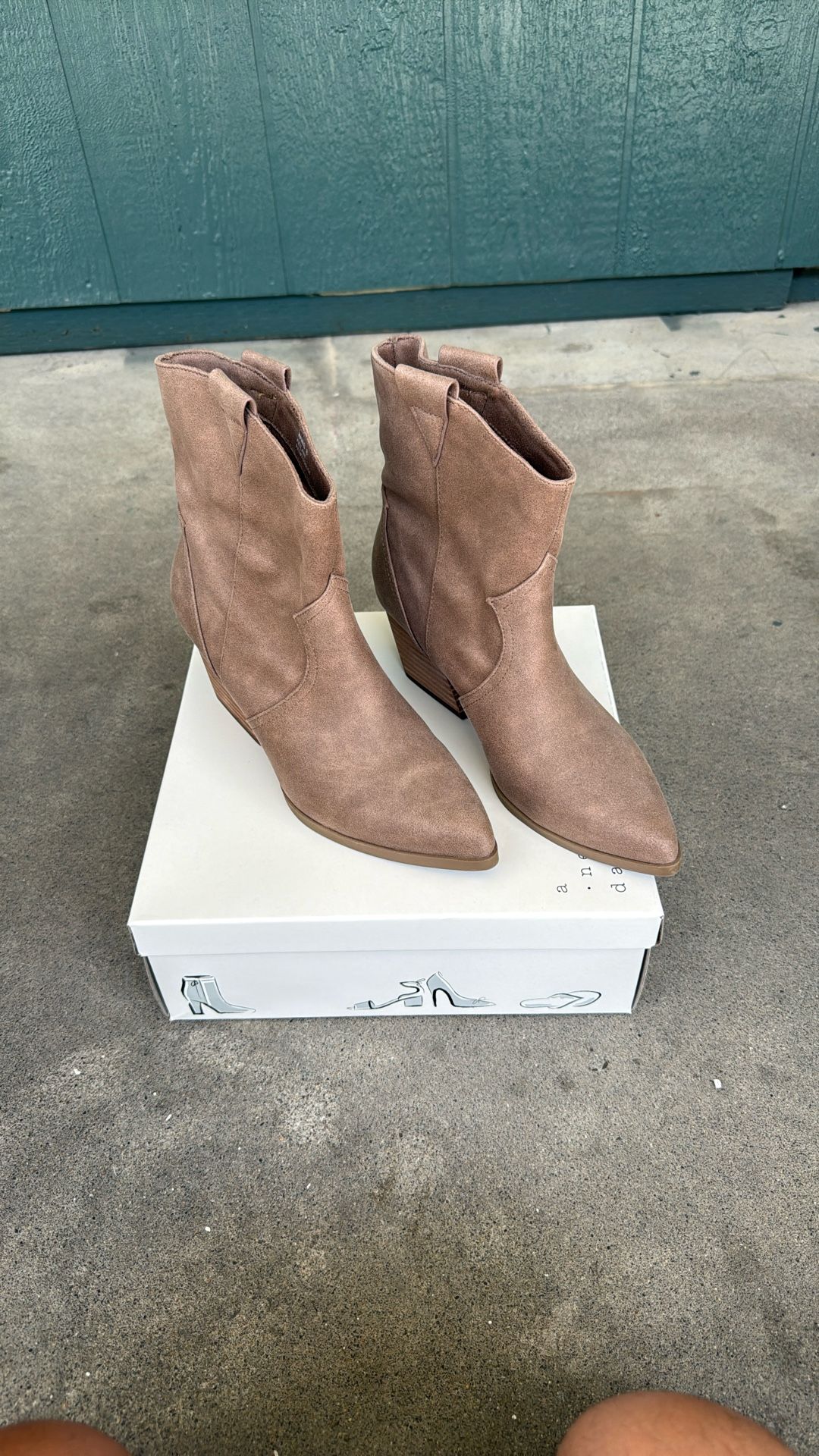 Dolce Vita Lacie Western Boo