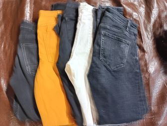 Womens 28-31 Jeans - $30